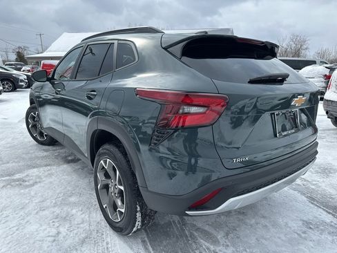 New 2026 Chevrolet Trax LT w/ Driver Confidence Package FWD image 5