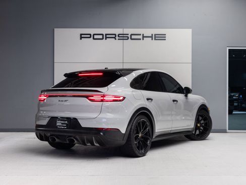 Certified 2022 Porsche Cayenne Turbo GT AWD/4WD image 7