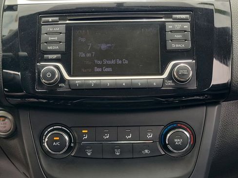 Used 2016 Nissan Sentra SV FWD image 26
