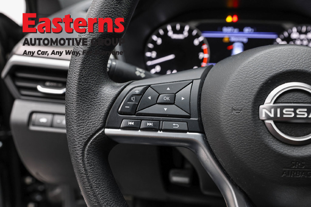 Used 2024 Nissan Altima 2.5 SV FWD image 16