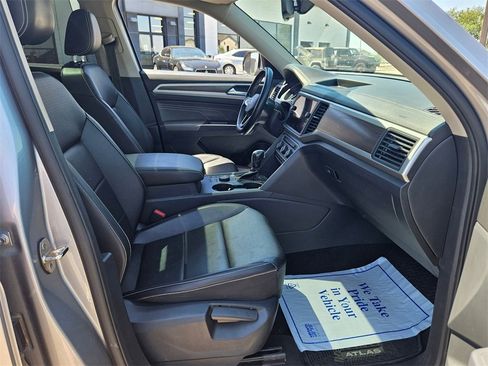 Used 2021 Volkswagen Atlas SE w/ Panoramic Sunroof Package image 29
