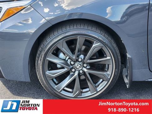Used 2025 Toyota Corolla SE w/ SE Premium Package FWD image 13
