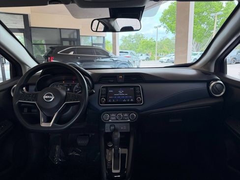 Used 2025 Nissan Versa SV FWD image 28