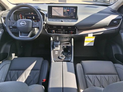 New 2026 Nissan Rogue Platinum w/ Tech Package AWD/4WD image 9