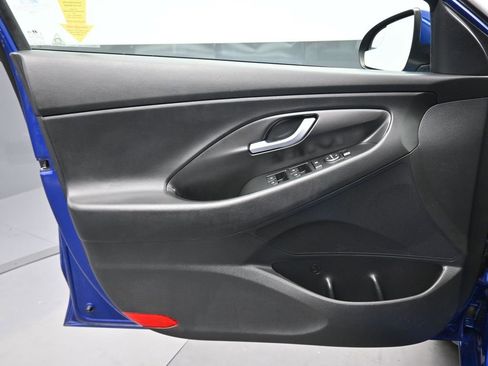 Used 2018 Hyundai Elantra GT image 9