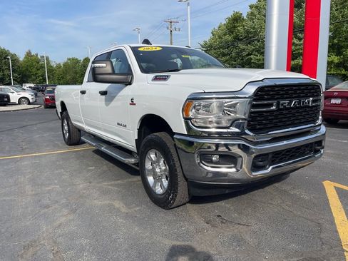 Used 2024 RAM 3500 Big Horn AWD/4WD image 7