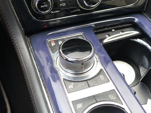 Used 2013 Jaguar XJ L Portfolio RWD image 29