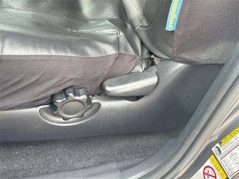 Used 2018 Toyota Tacoma TRD Sport image 27