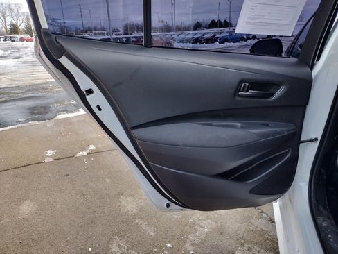 Used 2022 Toyota Corolla LE image 22