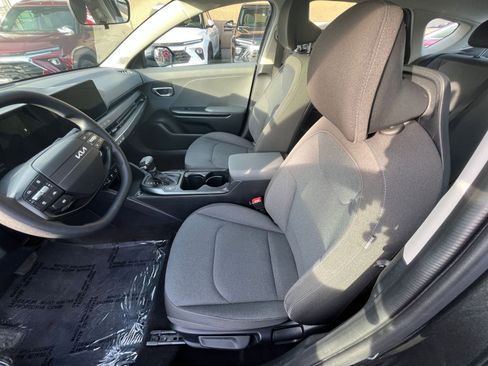 Used 2025 Kia K4 LXS image 28