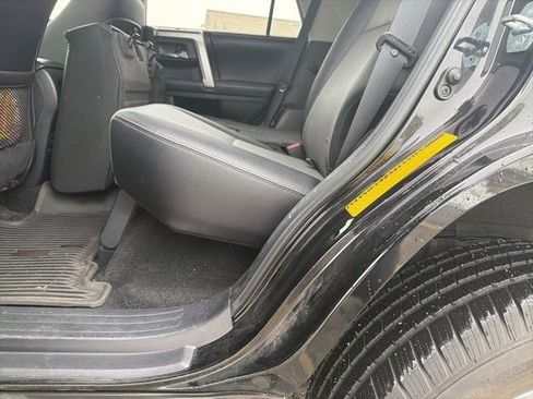 Used 2017 Toyota 4Runner SR5 Premium image 8