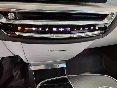 Used 2025 Cadillac Lyriq Luxury RWD image 12