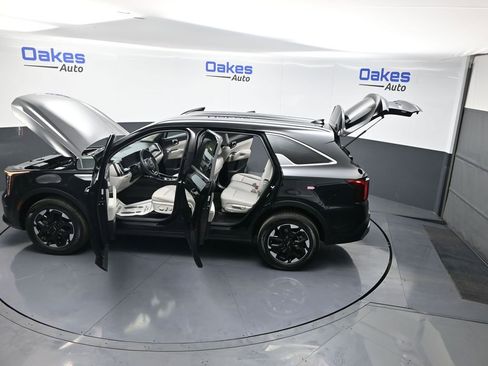 Certified 2025 Kia Sorento S AWD/4WD image 47