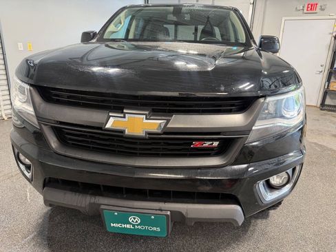 Used 2020 Chevrolet Colorado Z71 AWD/4WD image 3