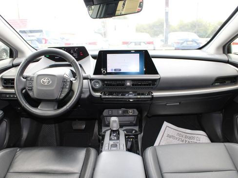 Used 2024 Toyota Prius XLE FWD image 37