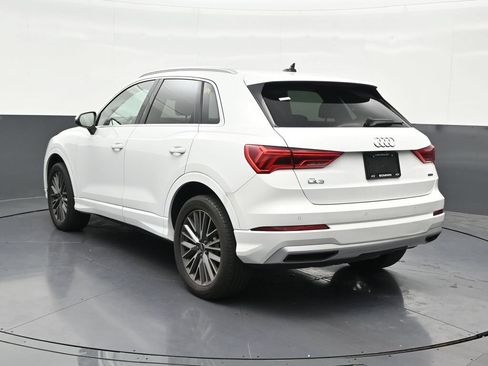 Used 2022 Audi Q3 2.0T Premium w/ Convenience Package AWD/4WD image 3