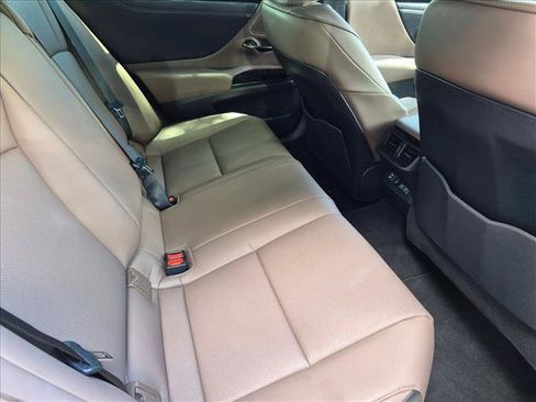 Certified 2024 Lexus ES 300h w/ Premium Package FWD image 19