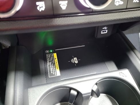 Certified 2025 Honda HR-V EX-L image 33