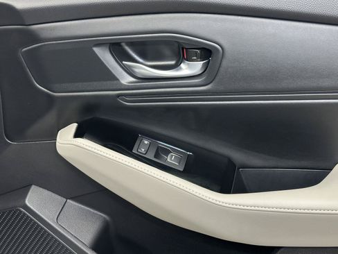 Certified 2025 Honda Accord Touring image 38