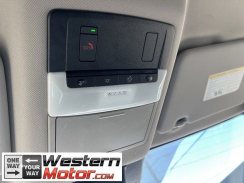 Used 2023 Nissan Rogue SV image 16