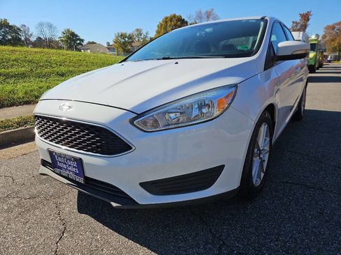 Used 2016 Ford Focus SE image 3