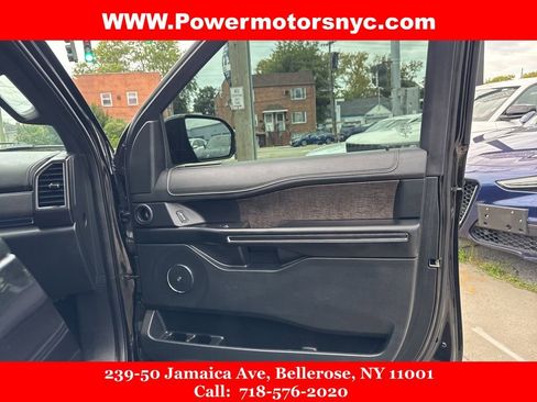 Used 2021 Ford Expedition Limited image 12