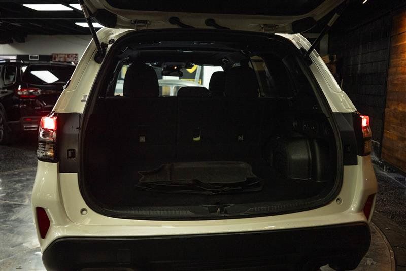 Used 2025 Subaru Forester Premium AWD/4WD image 7