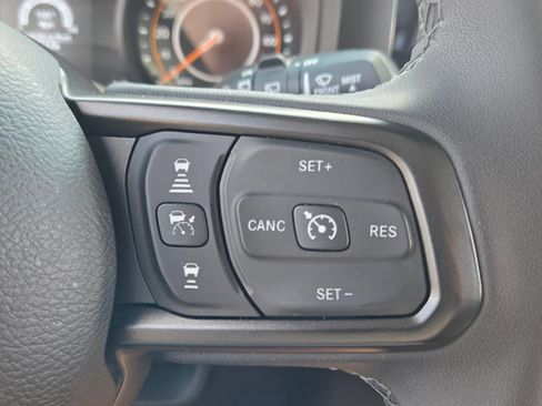 Used 2025 Jeep Wrangler Unlimited Sport AWD/4WD image 27