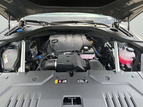 Certified 2026 Genesis GV70 2.5T AWD/4WD image 12