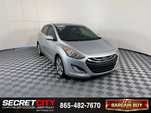 Used 2014 Hyundai Elantra GT w/ Option Group 02 FWD image 1