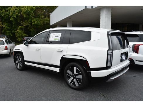 New 2026 Hyundai Ioniq 9 SEL image 2