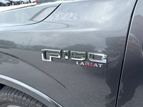 Used 2018 Ford F150 Lariat w/ Equipment Group 502A Luxury AWD/4WD image 4