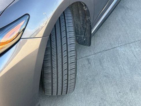 Used 2023 Toyota Camry SE image 9