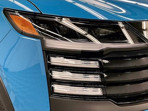 New 2025 Nissan Kicks SR w/ SR Premium Package image 14