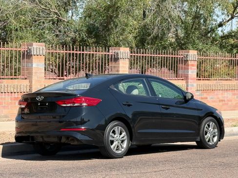 Used 2017 Hyundai Elantra SE FWD image 10