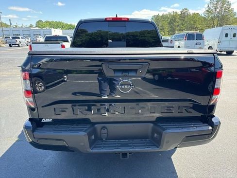 Used 2026 Nissan Frontier SV w/ Tow Package RWD image 4
