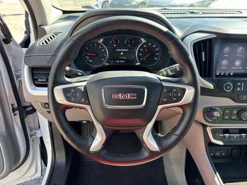 Used 2024 GMC Terrain SLT image 22
