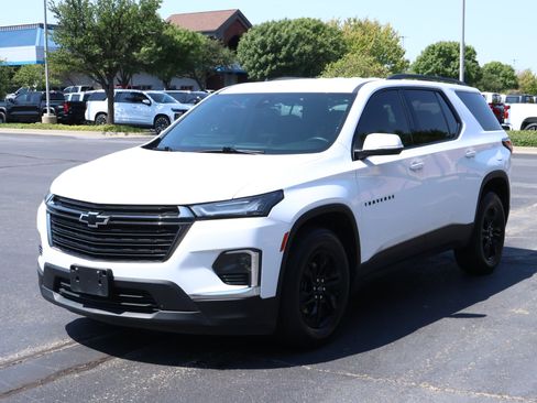 Used 2023 Chevrolet Traverse LT FWD image 31
