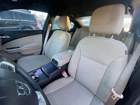 Used 2014 Dodge Charger SE image 12