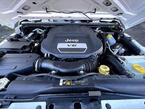 Used 2018 Jeep Wrangler Sport image 30