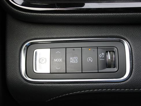 Used 2025 Buick Enclave Preferred image 26