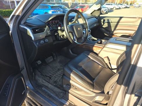 Used 2019 Chevrolet Suburban LT image 18