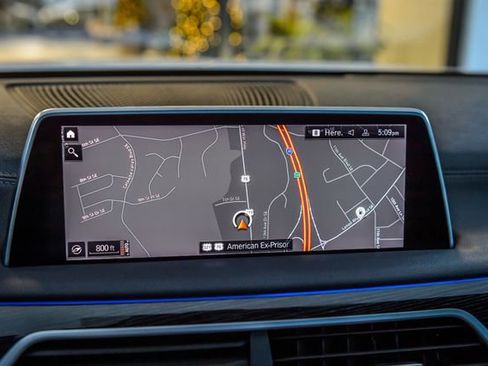 Used 2020 BMW 740i w/ M Sport Package image 23