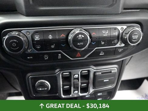 Used 2022 Jeep Gladiator Sport image 38