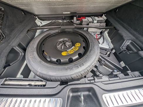 Used 2023 Mercedes-Benz GLC 300 4MATIC image 41