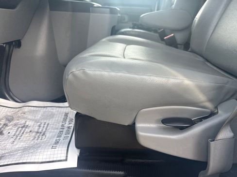 Used 2024 Ford E-450 and Econoline 450 Super Duty w/ Power Windows & Locks Group image 15
