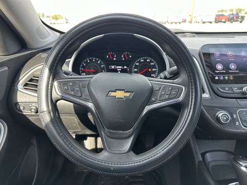 Used 2019 Chevrolet Malibu LS image 14