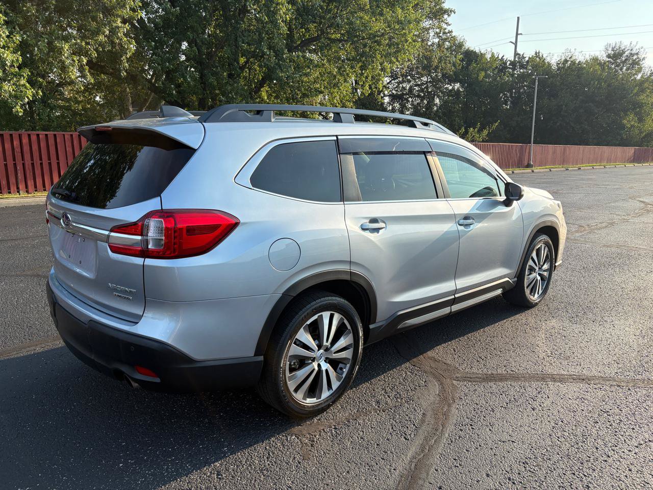 Used 2022 Subaru Ascent Limited w/ Technology Package AWD/4WD image 3