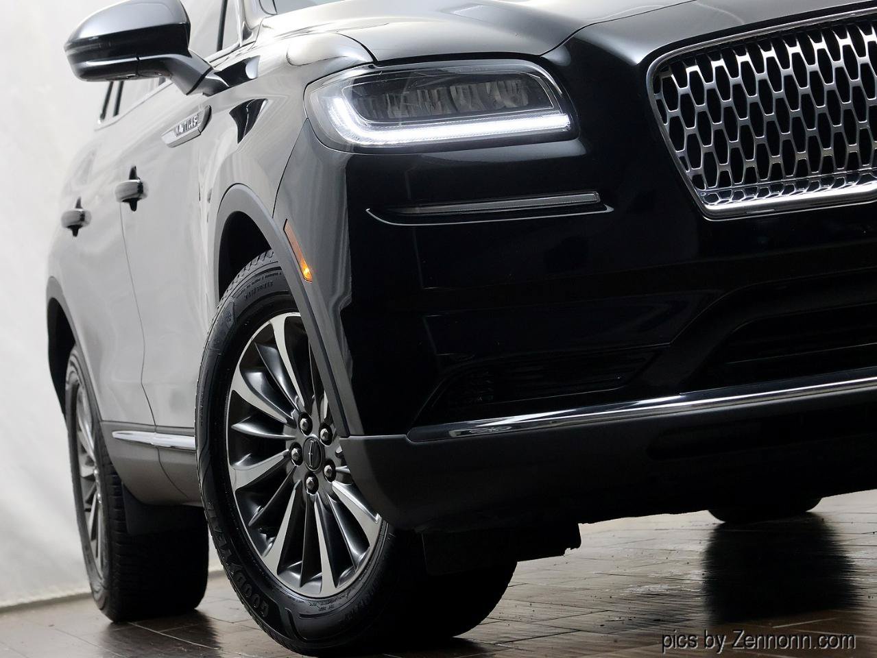 Used 2021 Lincoln Nautilus Reserve AWD/4WD image 4