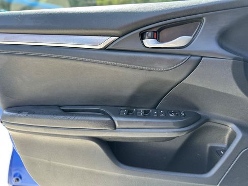 Used 2017 Honda Civic Touring image 13